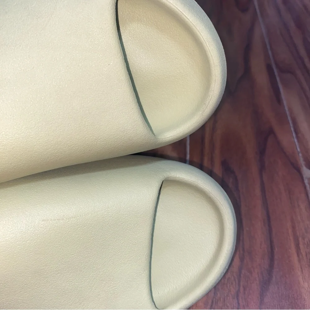 Adidas Yeezy Slide Resin Size 10 Men - Picture 11 of 12
